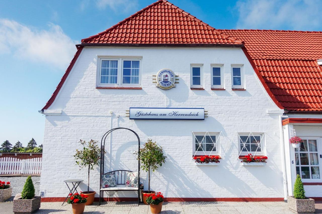 Gaestehaus Am Herrendeich Hotel Nordstrand Exterior photo